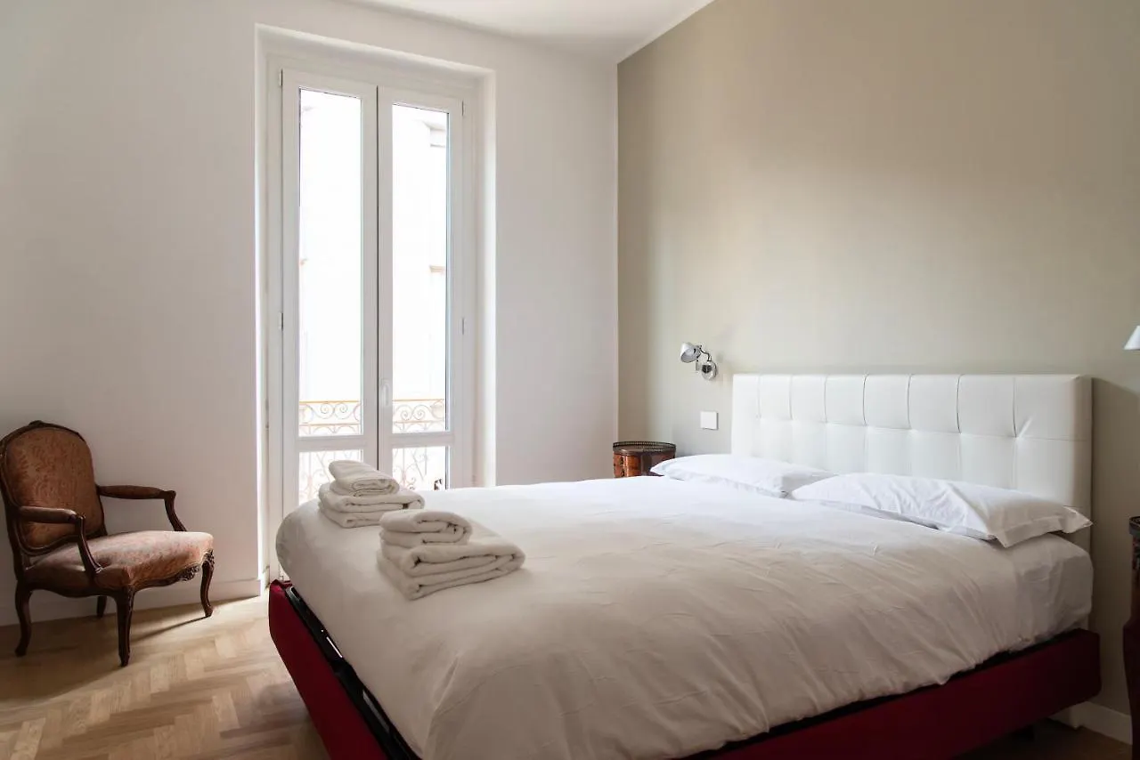 Youhosty - De Cristoforis 5 Milan Italy