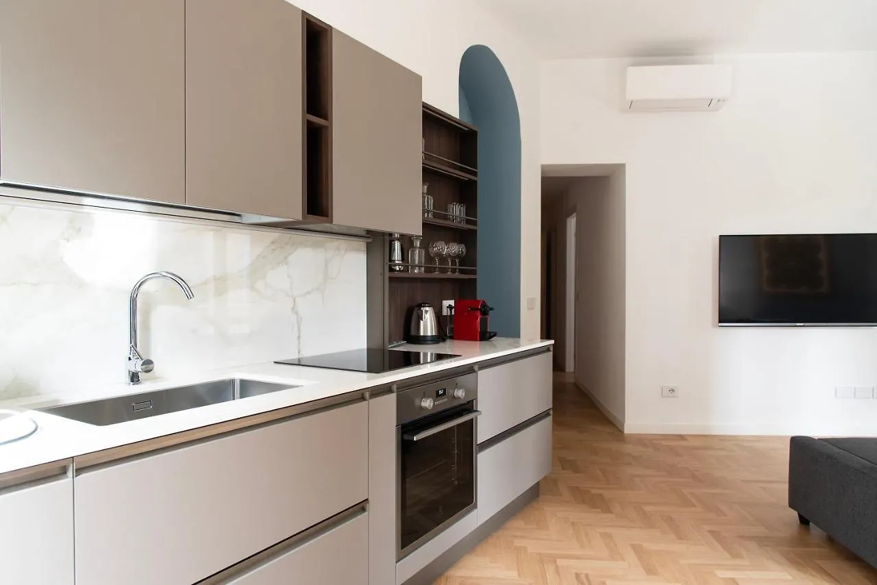 Youhosty - De Cristoforis 5 Milan Italy